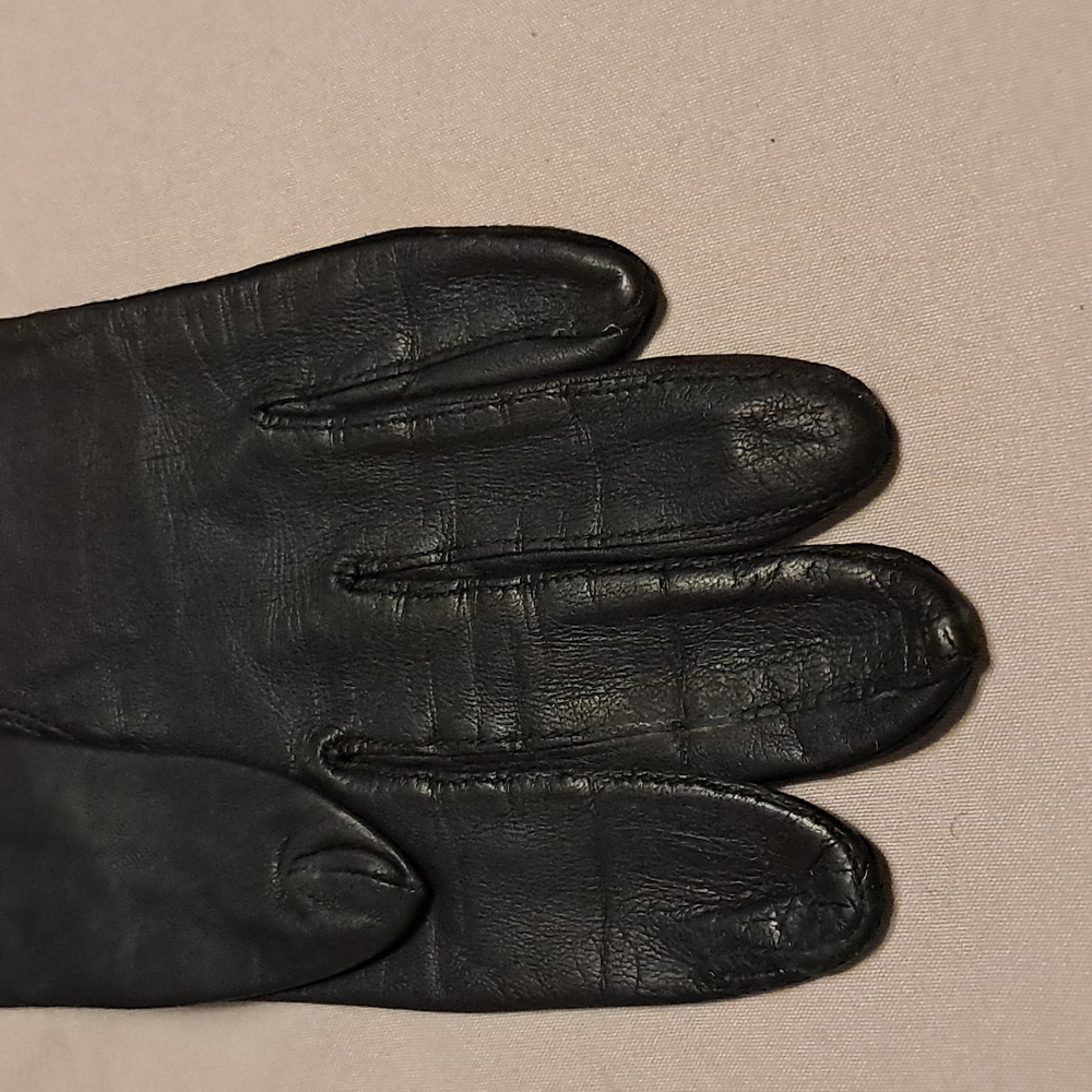 Fownes Women Black Leather Gloves with 100% Silk Lining Fitted Elegant Driving - Picture 5 of 9